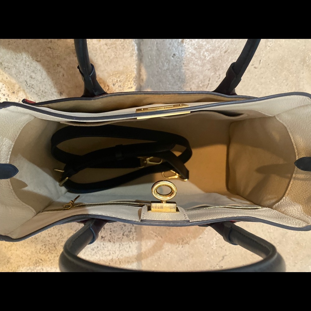 Louis Vuitton Handbag - Picture 10 of 10
